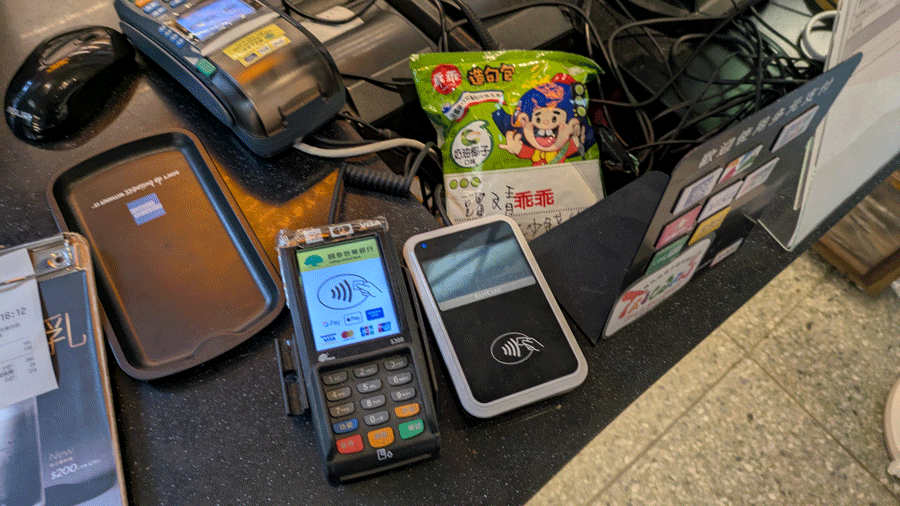 カフェのレジ機材を守る乖乖